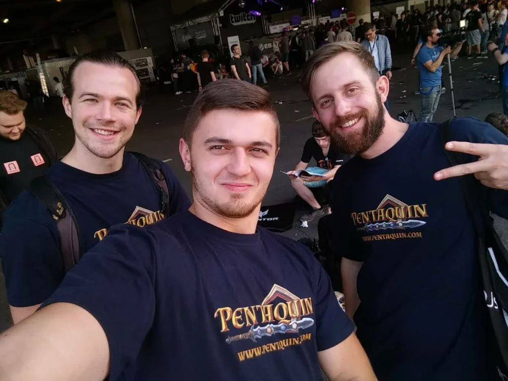 Das Spieleentwickler-Teams von Pentaquin auf der gamescom in Köln.